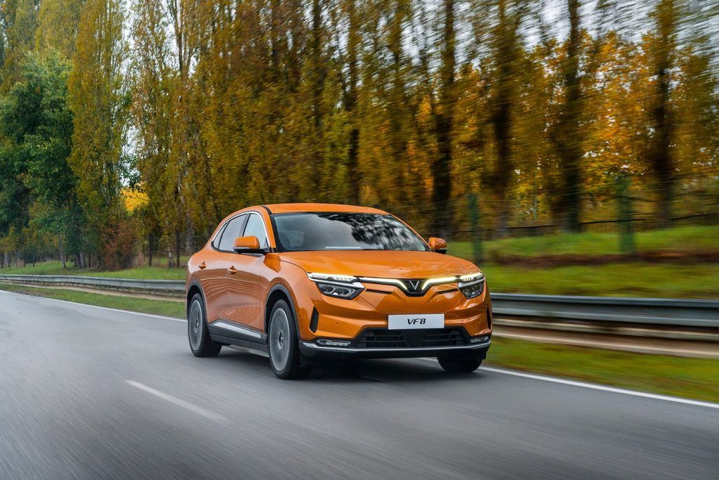 3cbdf8ee-vinfast_vf_8_electric_suv_nov_3 — xe vinfast vf 3 có cần bằng lái không